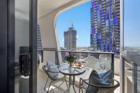 A Cozy 2BR Apt Next to Queen Victoria Market & Melbourne Central with City Views
